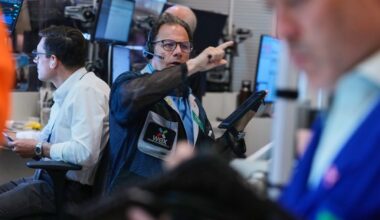 Oil prices fall back to $80 per barrel, while US stocks drift