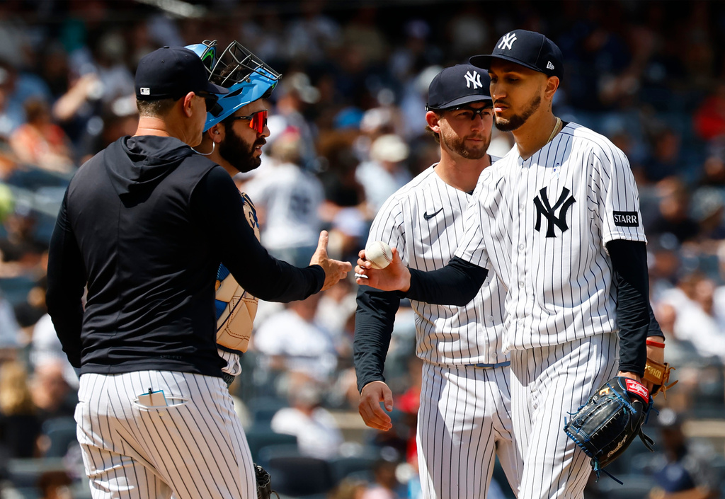 Yankees hitless with RISP, Reds finish off series victory in Bronx