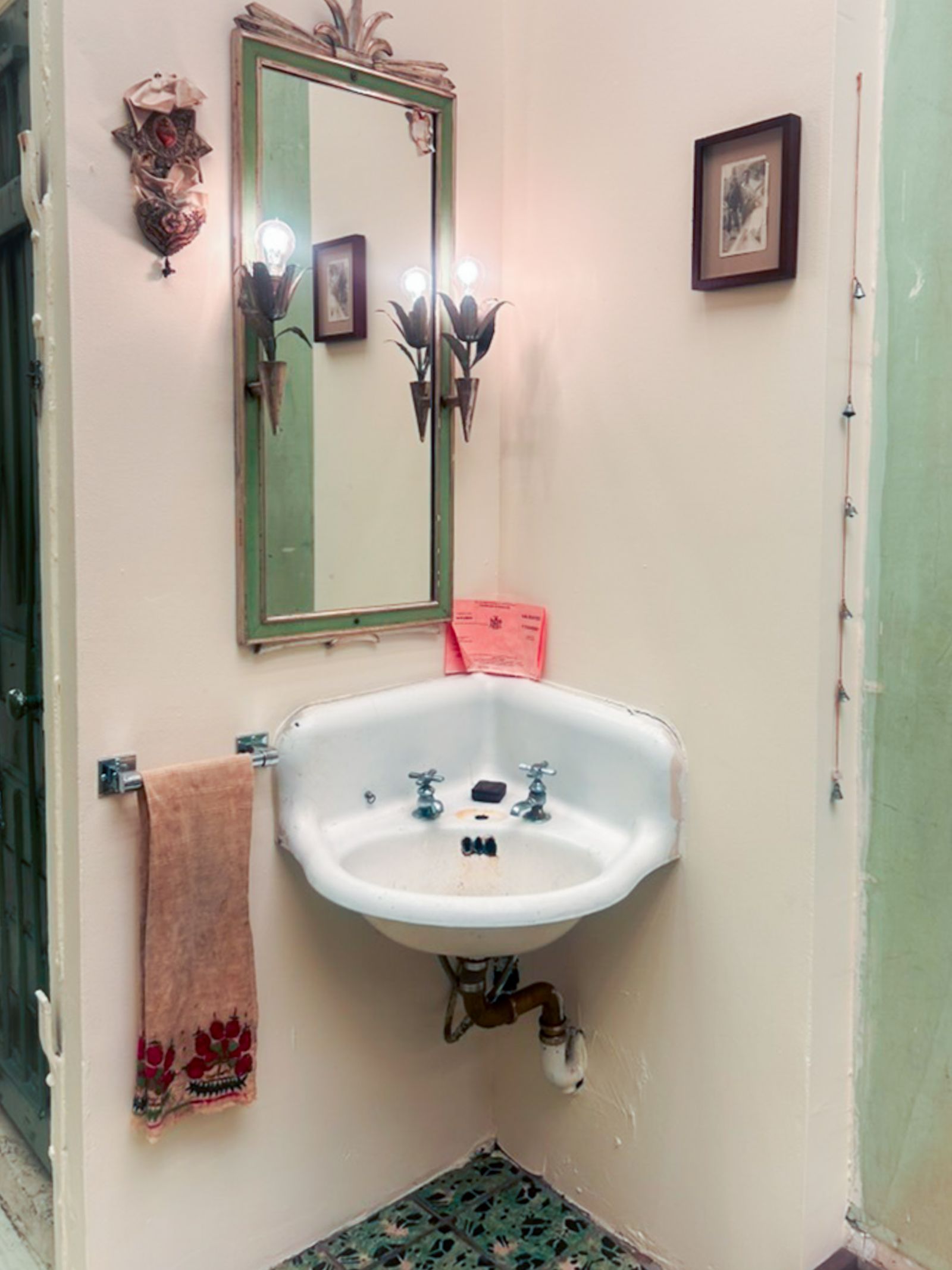 Image may contain Basin Sink and Sink Faucet