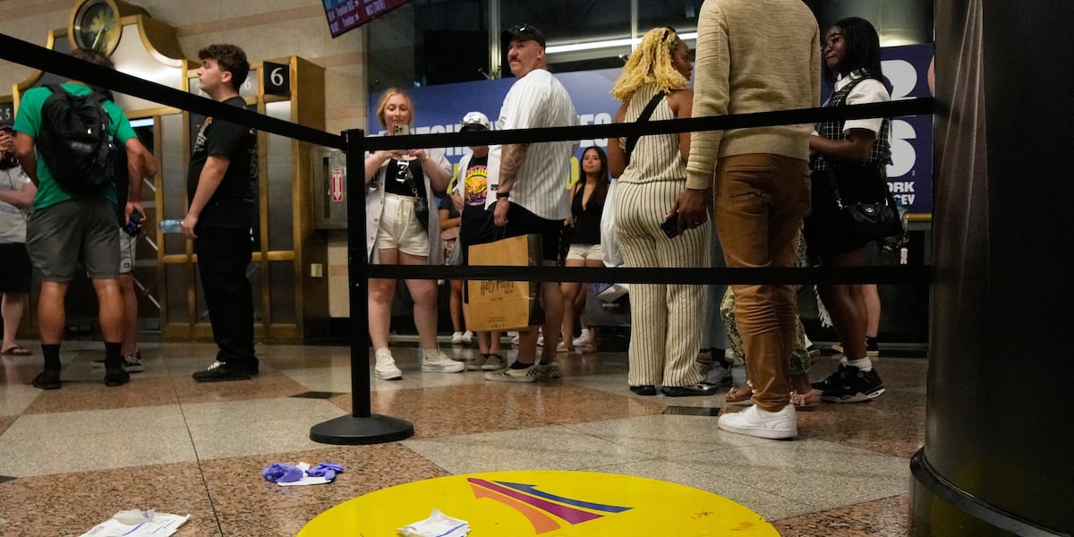 6 people hurt in stabbings at New York’s Penn Station with a suspect in custody, authorities say
