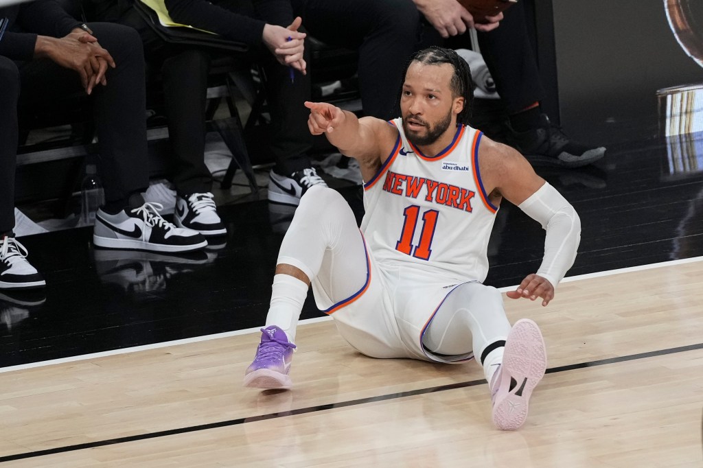 NBA Finals: New York Knicks close on 11-0 run to take Game 1