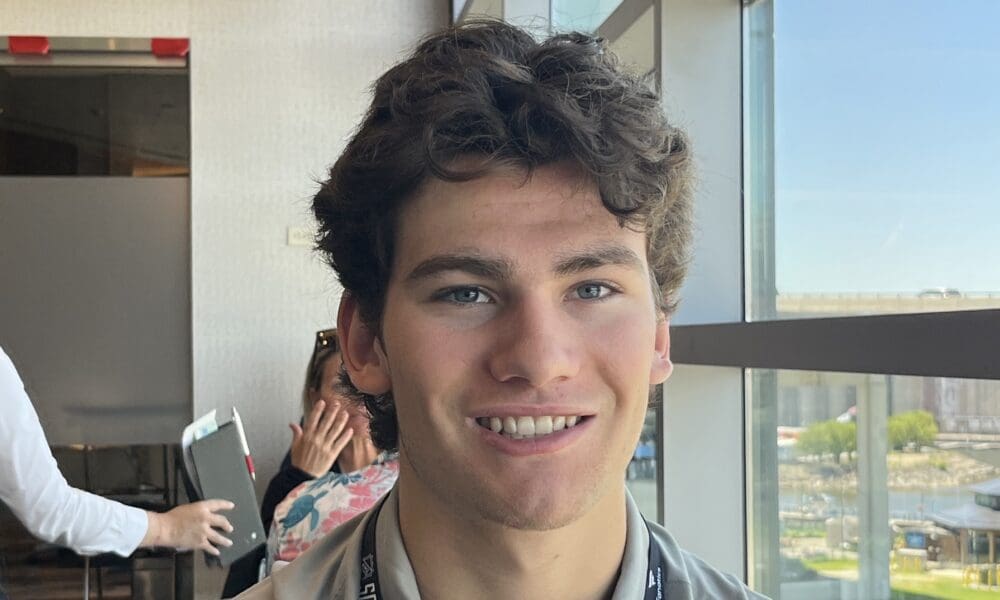 Carels Talks Meeting With Sharks, Dairy Queen Tradition With Ravensbergen (+)
