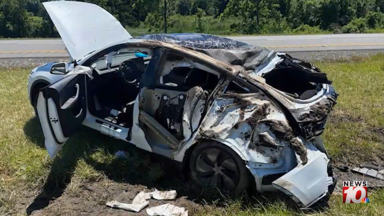 Four hurt in two-car crash on New York Thruway in Henrietta Saturday afternoon