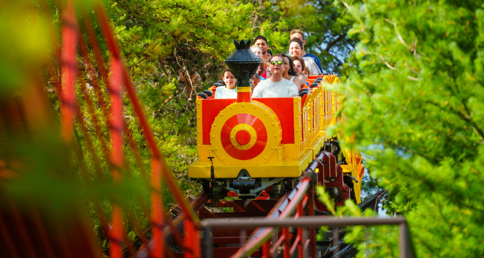 News 12 | Brooklyn | Six Flags Restores Historic Runaway Train Roller Coaster To Classic Look