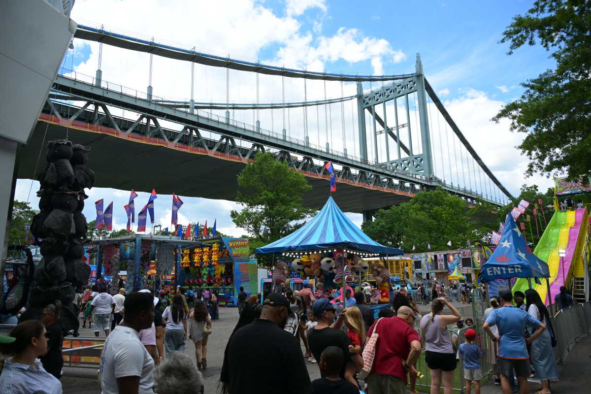 Queens residents enjoy festivities at Astoria Park Carnival – QNS