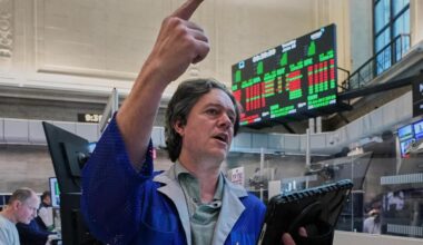 Wall Street quietly mixed in premarket, oil prices fall