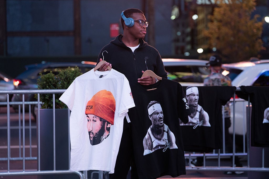 Street Vendors Rake in Thousands Selling Bootleg Knicks Merchandise at NYC Parade
