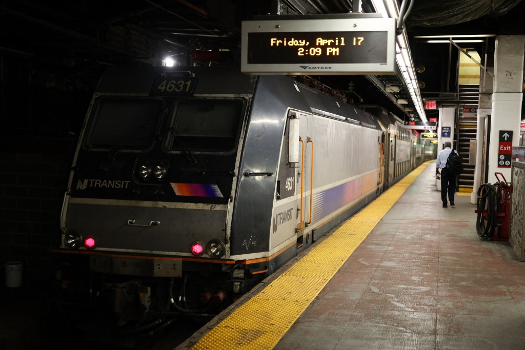 5 people stabbed at New York City’s Penn Station and a suspect is in custody, authorities say – Chicago Tribune