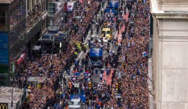 Knicks victory parade rocks NYC as fans fill the streets – NBC New York