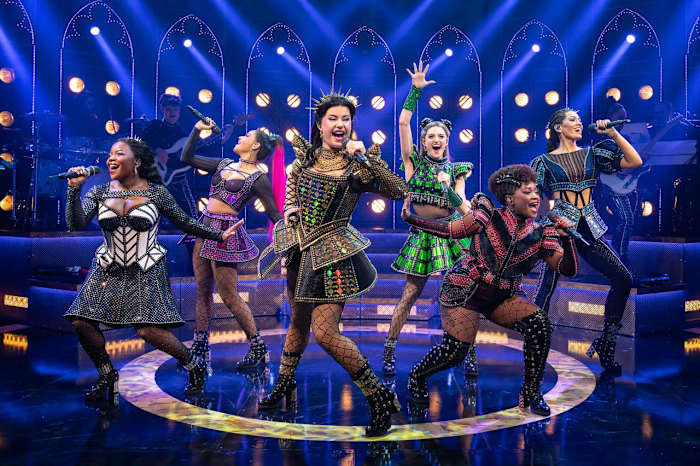 👑 Broadway musical starring King Henry VIII’s 6 Queens performing in Orlando