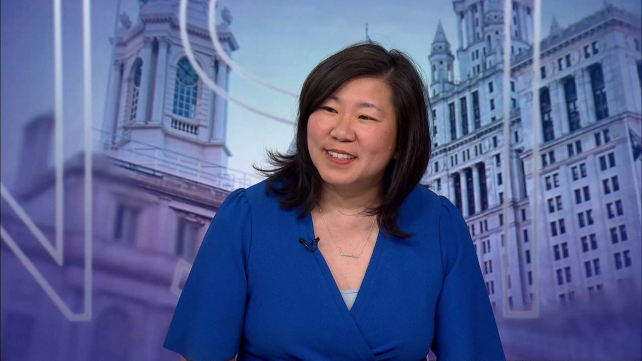 Rep. Meng makes case to remain in Queens seat