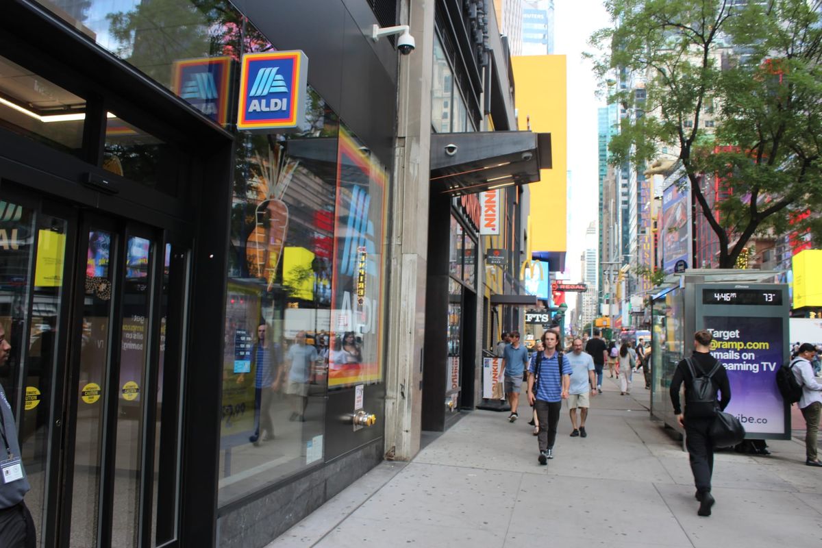 Aldi showcases Midtown Manhattan store as expansion accelerates
