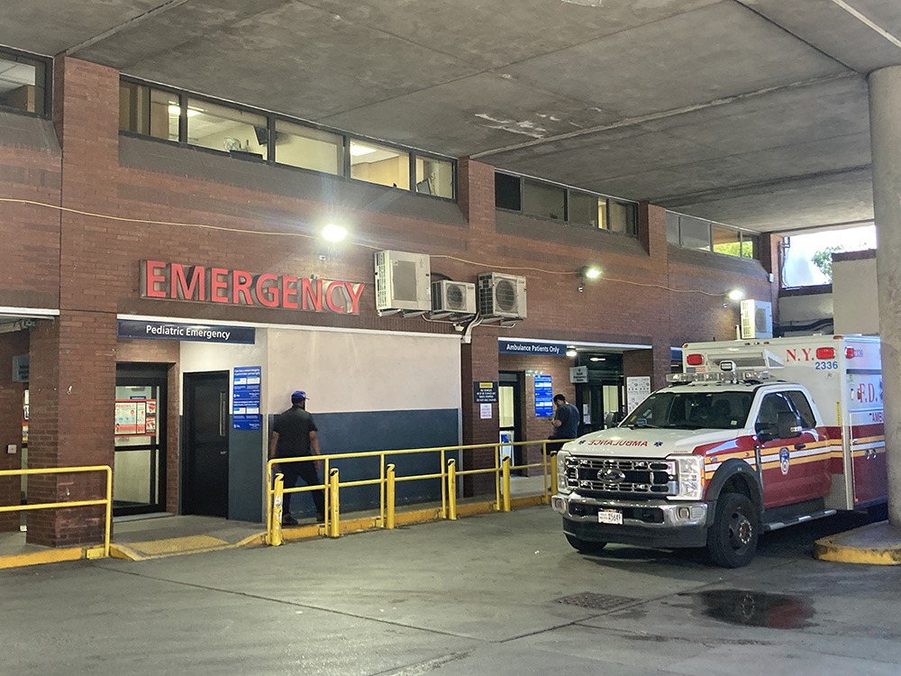 UPDATE Norwood: Emotionally Disturbed Patient Picks Up Knife inside Montefiore ER