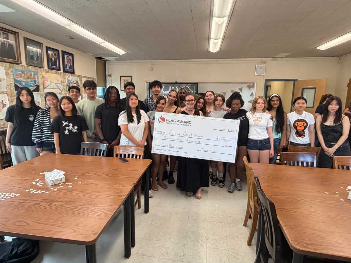 ‘I didn’t expect it’: Benjamin N. Cardozo HS journalism teacher Alexa Gutterman presented with $25K FLAG Award – QNS