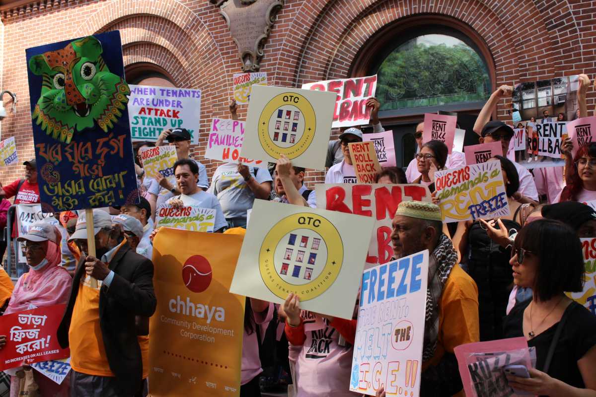 Queens tenants demand rent rollback during Rent Guidelines Board hearing, ‘furious’ at idea of rent hike – QNS