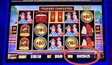 The winning slot machine displays a jackpot of $342,334.25 at the bottom right. Photo: Hard Rock Hotel & Casino
