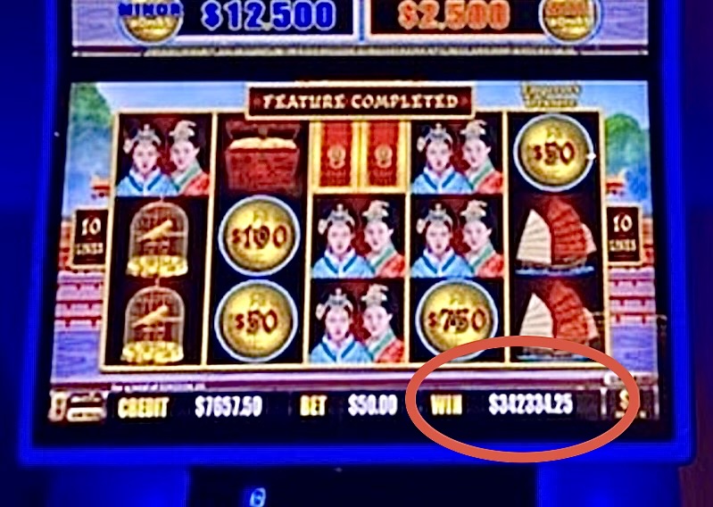 The winning slot machine displays a jackpot of $342,334.25 at the bottom right. Photo: Hard Rock Hotel & Casino