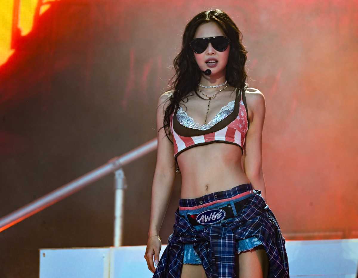 Jennie performs at Gov Ball.