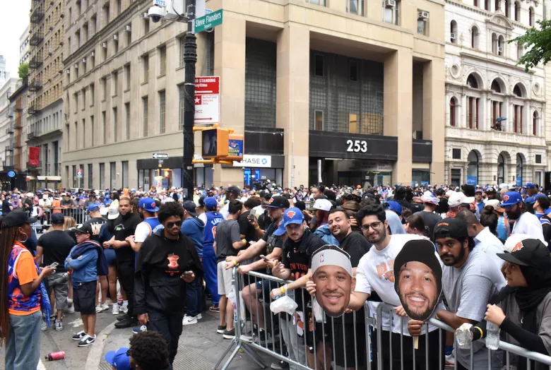 A view of Broadway lined with expectant Knicks fans awaiting parade floats on June 18. (Ariama C. Long photo)