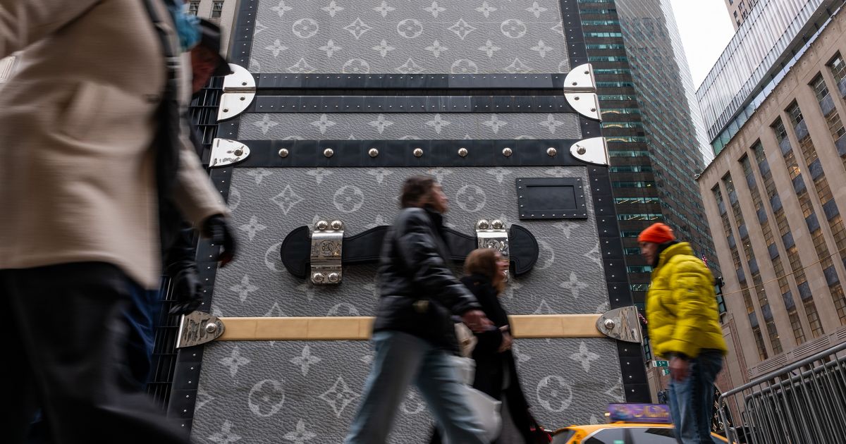 As City Considers Deficit Solutions, Fifth Avenue’s Businesses Tout Contributions – Commercial Observer