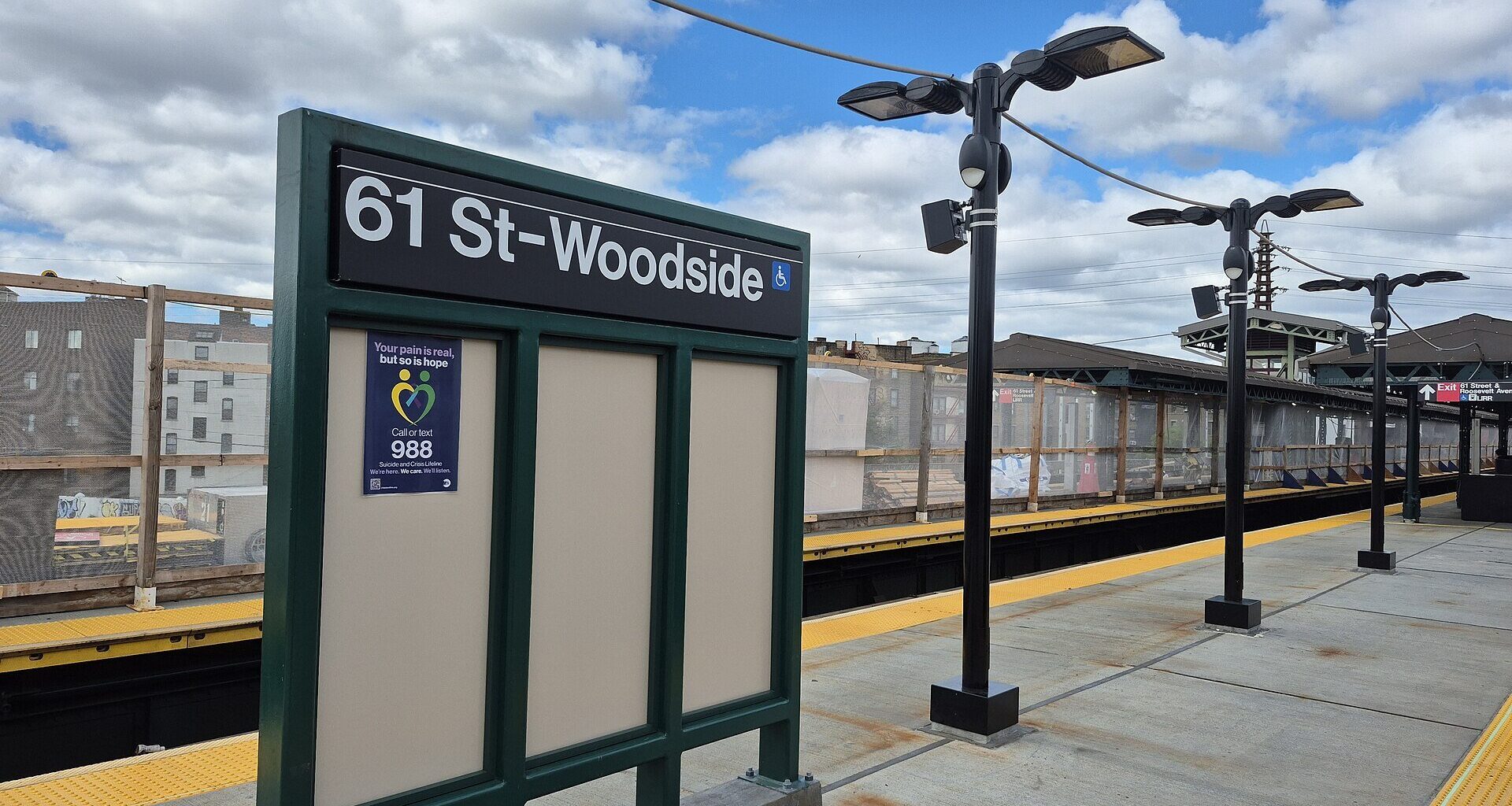 Queens officials press MTA to pay attention to poor conditions to transit in Woodside — Queens Daily Eagle