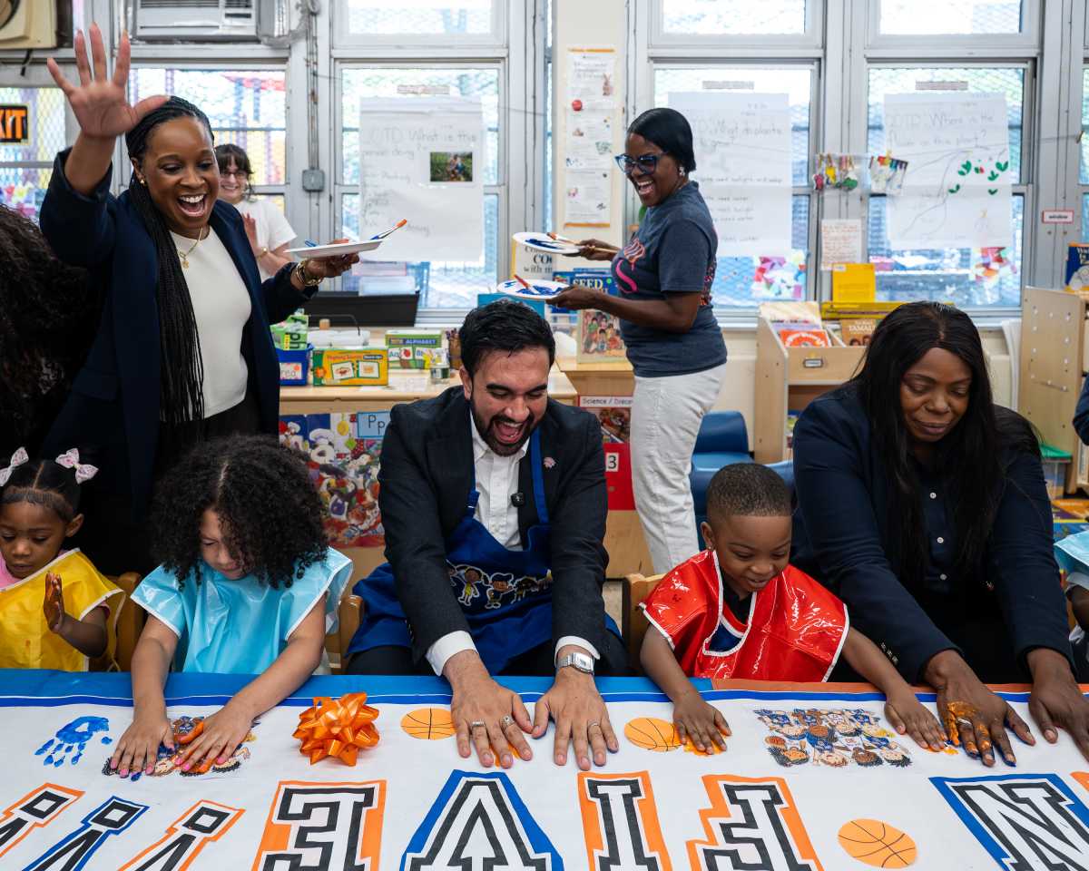 Mamdani joins Brownsville students to celebrate Knicks championship win while promoting 2-K initiative • Brooklyn Paper