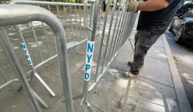 All viewing pens full hours before Knicks championship parade – NBC New York