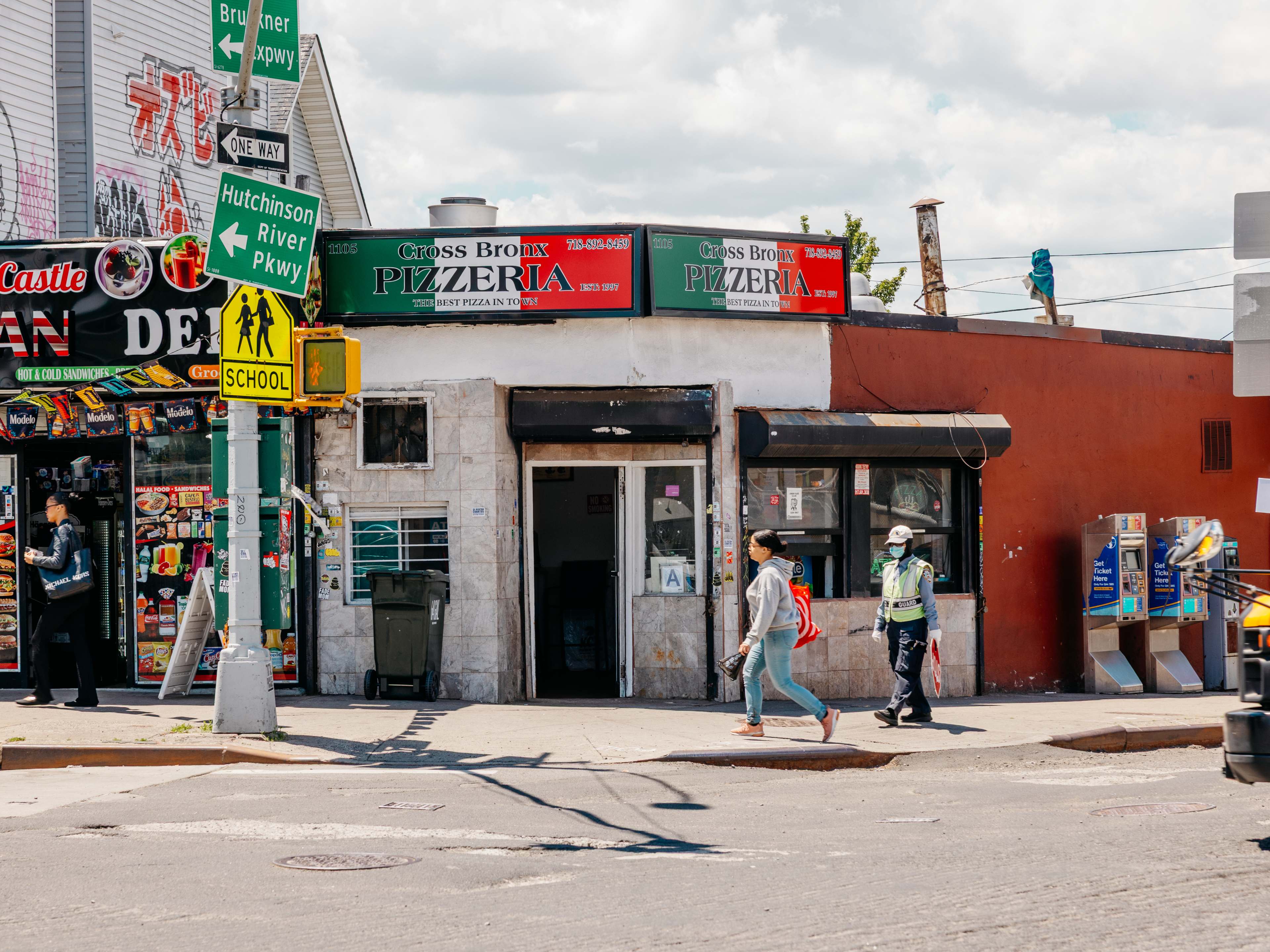 exterior Cross Bronx Pizzeria