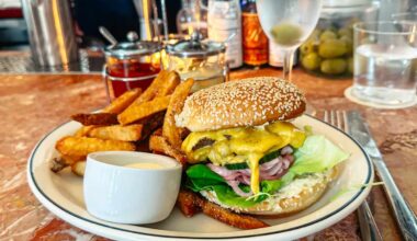 Brooklyn’s best new burger is at Lonnies - Review - New York