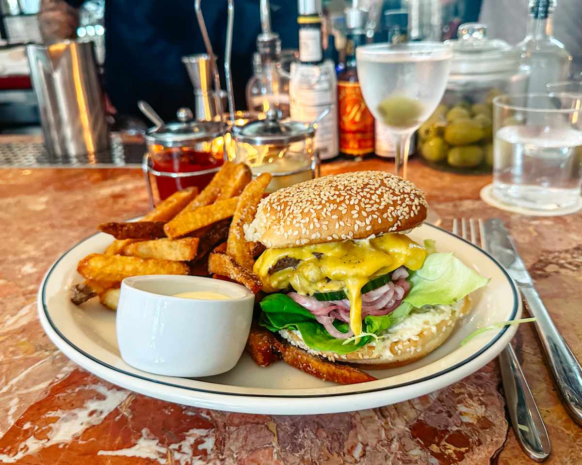 Brooklyn’s best new burger is at Lonnies - Review - New York