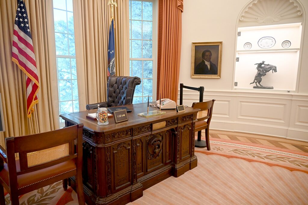 NYHS Tang Democracy 061626 321e2 c Karen Rubin Oval Office