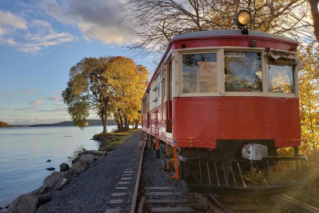 New York’s ‘little time capsule’ is just 2 hours from NYC—this charming Hudson Valley town has a historic 1920s waterfront trolley that lets you explore old-school shops, scenic streets, and the Hudson River shore for just $10