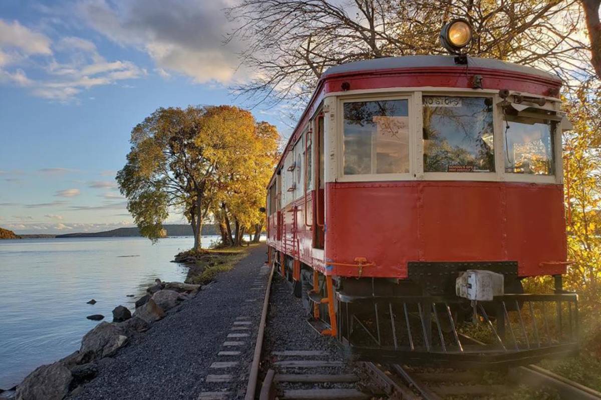 New York’s ‘little time capsule’ is just 2 hours from NYC—this charming Hudson Valley town has a historic 1920s waterfront trolley that lets you explore old-school shops, scenic streets, and the Hudson River shore for just $10