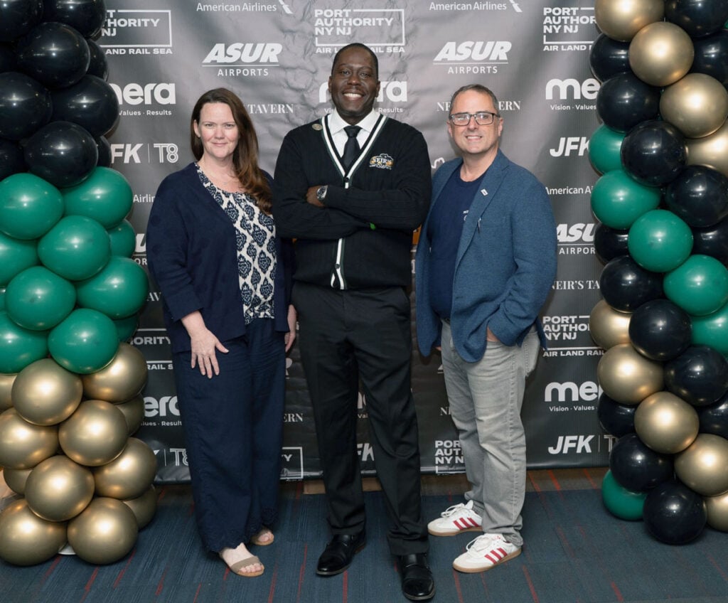 (L.-R.): Katie Bliss, Loycent Gordon, Raymond Ringston