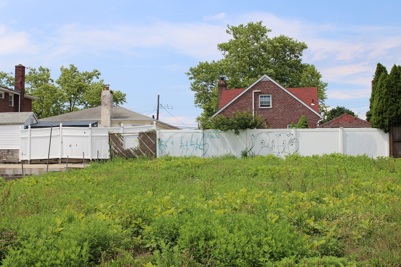 Officials blast plan for Staten Island battery facility near homes, atop active waterway