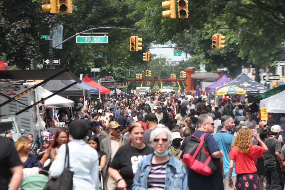 Thousands turn out for 32nd annual Fun on 5th Festival in Bay Ridge • Brooklyn Paper