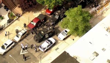 NYPD officer shot in leg as suspect barricades in Brooklyn home – NBC New York