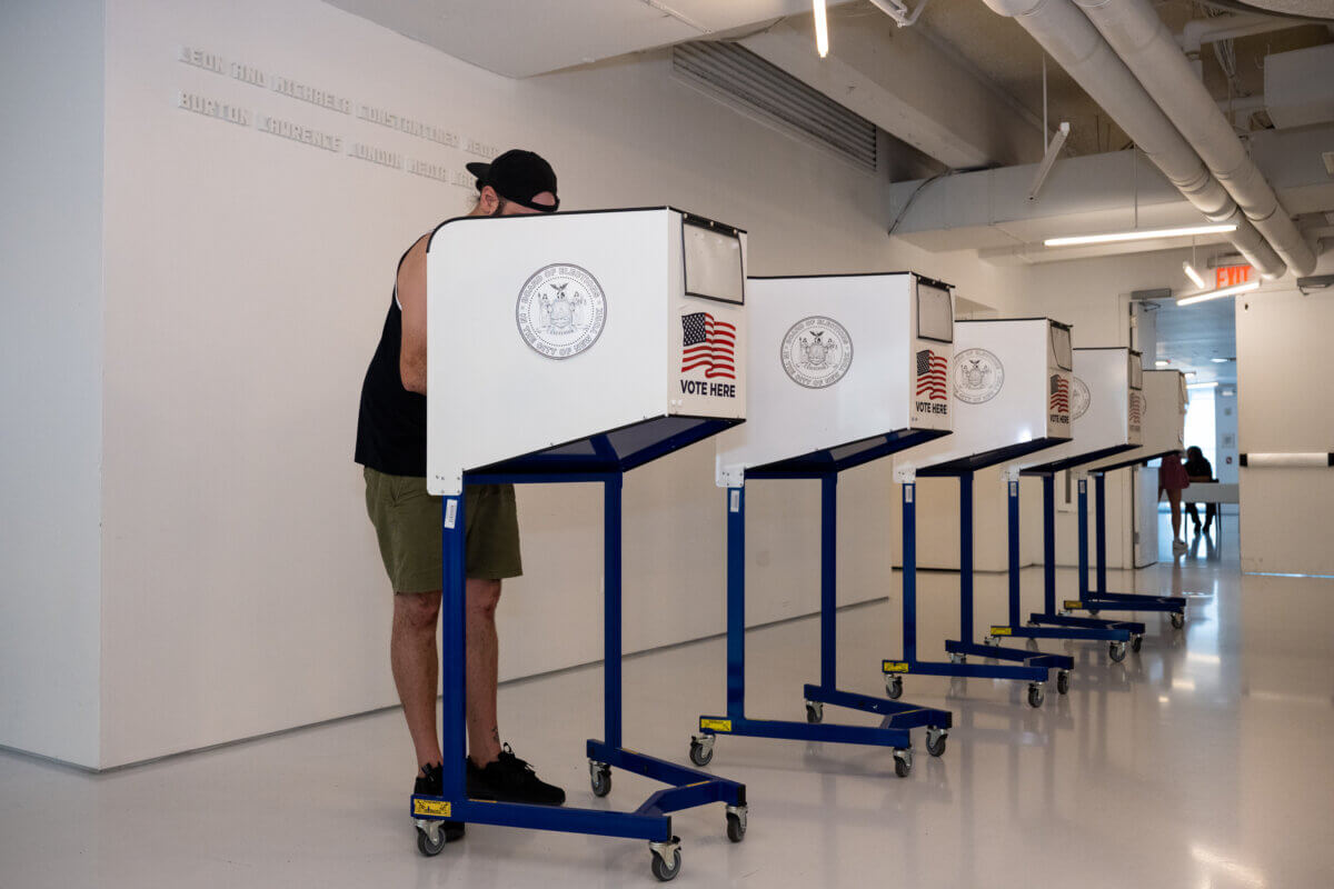 Nearly 137,000 New Yorkers vote early in NYC Democratic primary