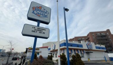 The White Castle on 57th Avenue in Elmhurst is expected to close after 87 years in business. (Spectrum News NY1)
