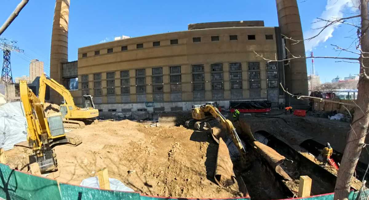 The New York City Department of Environmental Protection has issued a stop-work order for the demolition of the steam power plant on Roosevelt Island.
