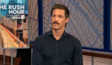 'Owning Manhattan' star shares summer home-buying tips