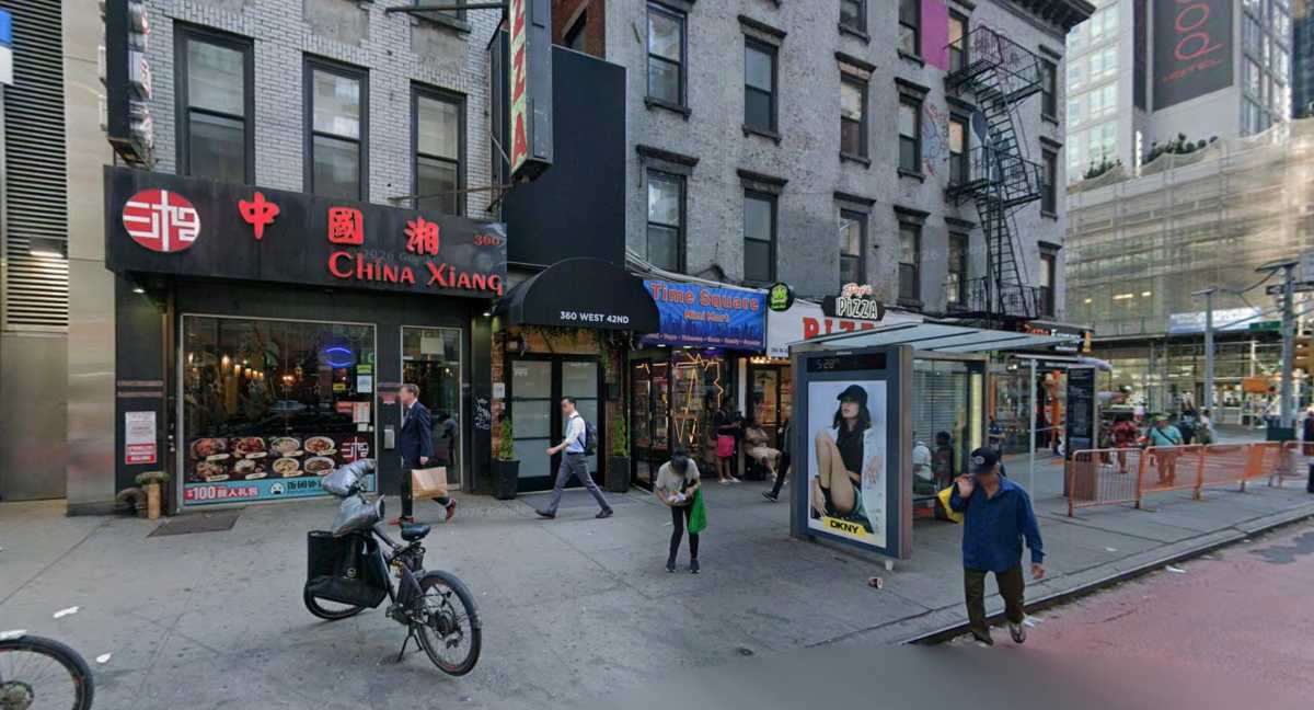 scene of stabbing in Midtown