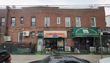 Man stabbed in eye with knife, critically hurt, in Brooklyn barber shop clash