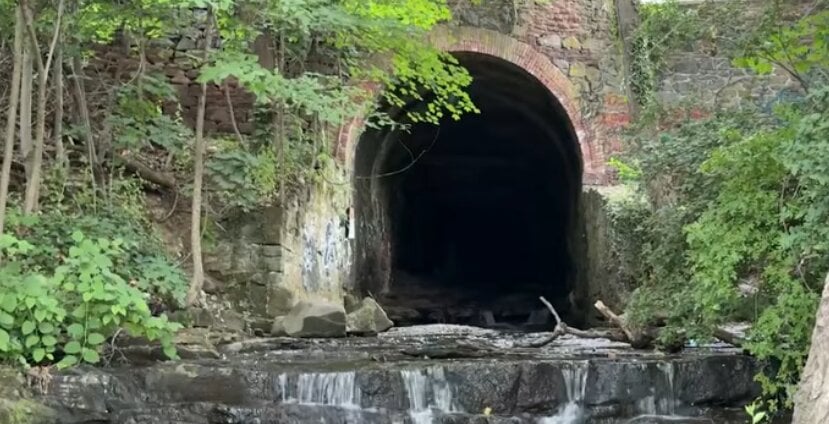 After Jewish schoolgirls get lost in NY creek tunnel, antisemitism ensues online