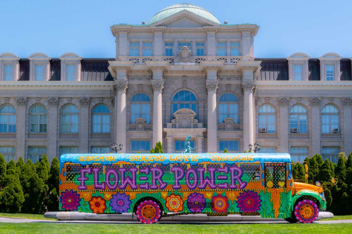 Flower Power bus by Snoeman