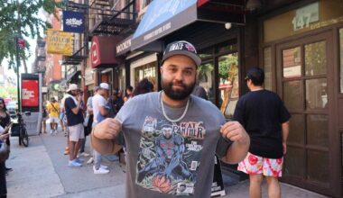 Historic Knicks win boosts NYC fan merchandise business