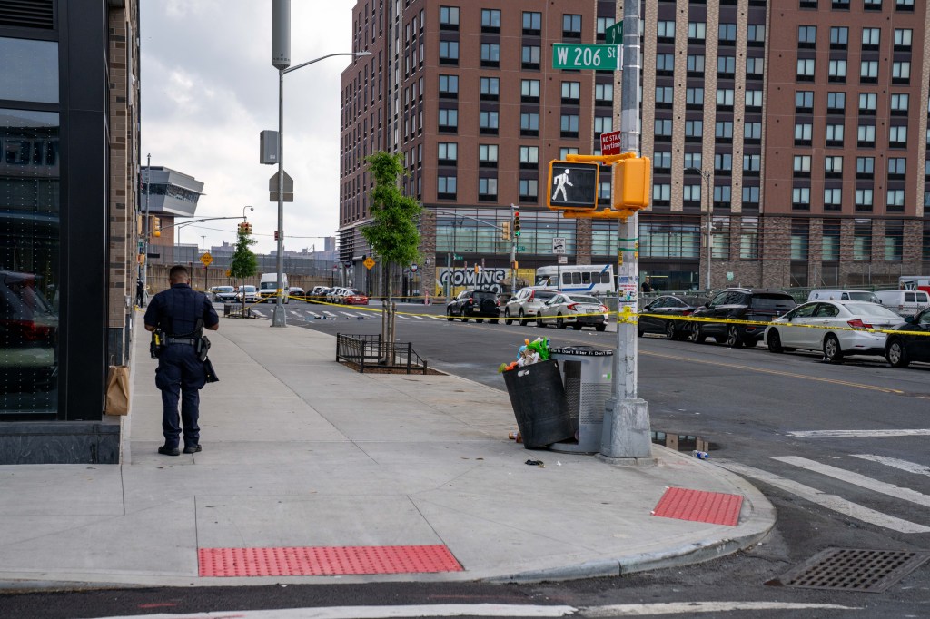 Man, 32, shot to death on upper Manhattan street