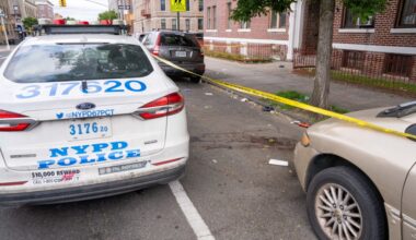 Shocked NYC tenant disarms burglar, kills him with own knife