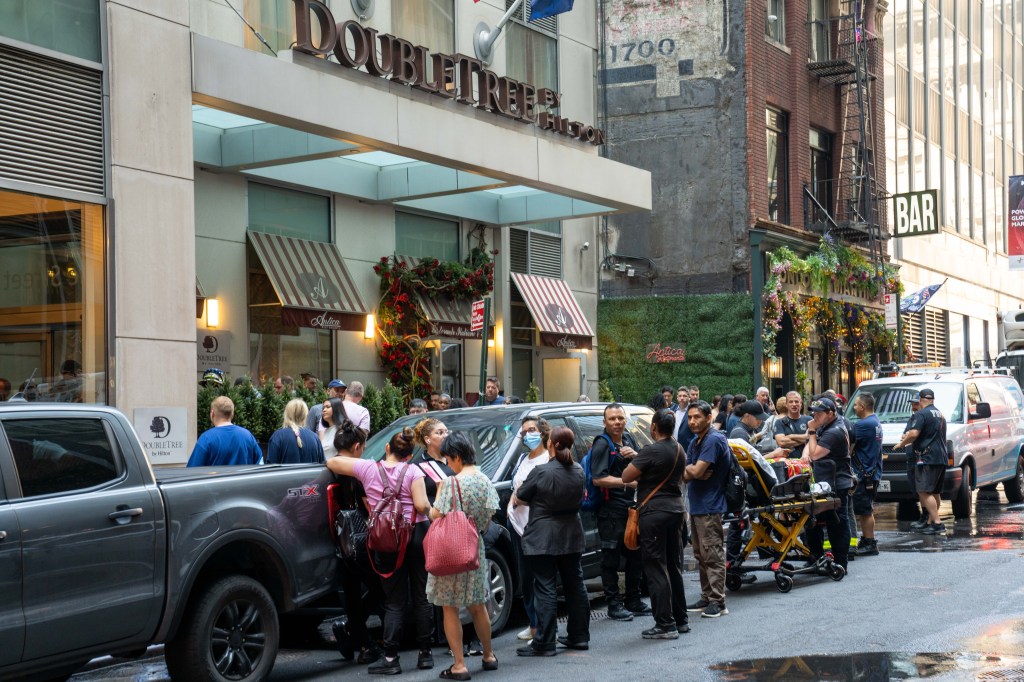 Woman releases bear spray during quarrel in Manhattan hotel, 8 hurt