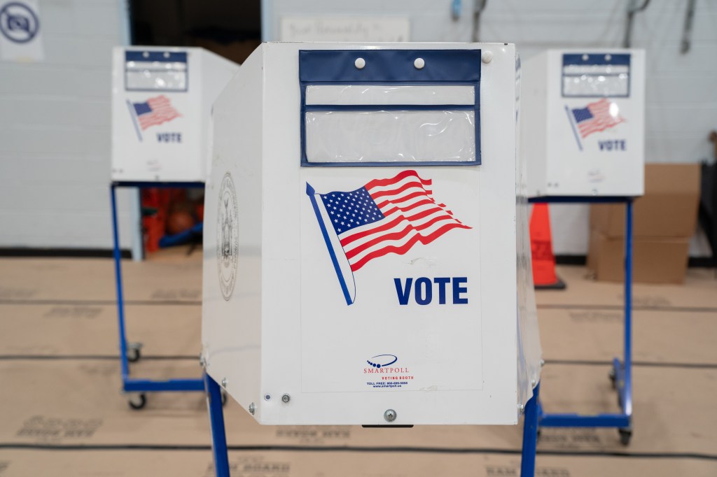 Readers sound off on closed primaries, Knicks fever and today's pitchers